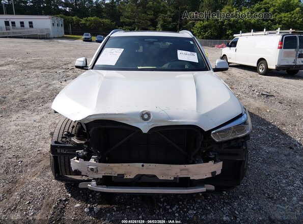5UXCR4C09N9J59686 2022 BMW X5 White ხელსაწყოთა პანელის ხედი