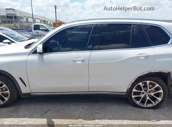 5UXCR6C01N9L84650 2022 BMW X5 Белый Панорамный вид салона 360°