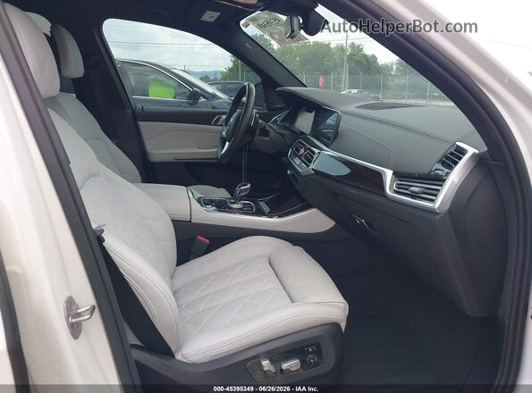 5UXCR6C01P9R58537 2023 BMW X5 White Front interior view