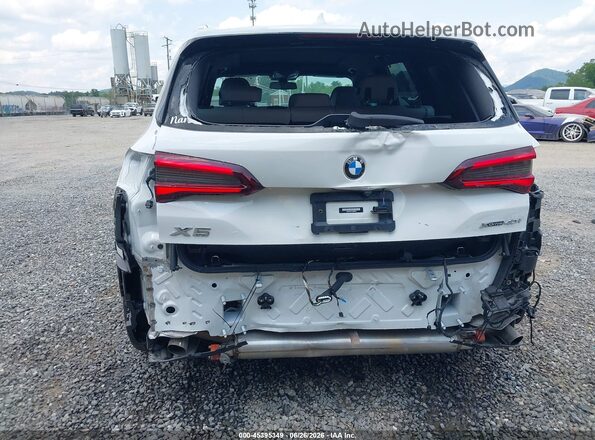 5UXCR6C01P9R58537 2023 BMW X5 White Front view