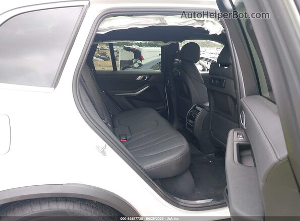 5UXCR6C03L9B79699 2020 BMW X5 White Widok naklejki z numerem VIN