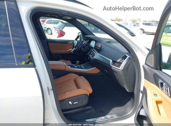 5UXCR6C03P9R37463 2023 BMW X5 White Front interior view