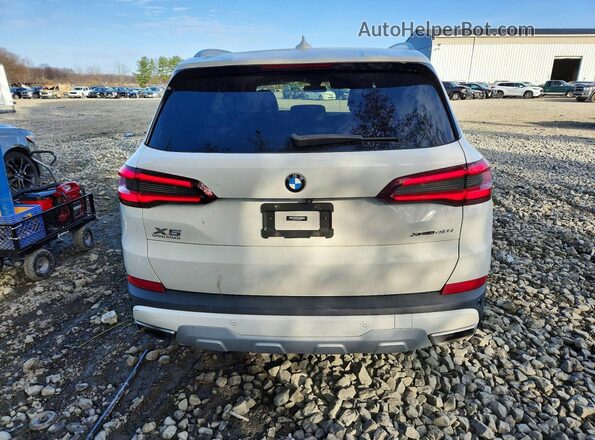 5UXCR6C06M9E85605 2021 BMW X5 White Widok z tyłu