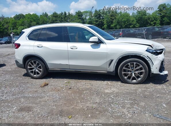 5UXCR6C06M9F48685 2021 BMW X5 White 