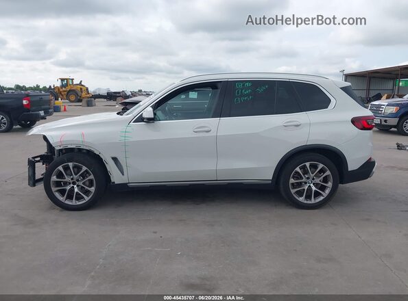 5UXCR6C06N9L57105 2022 BMW X5 White 