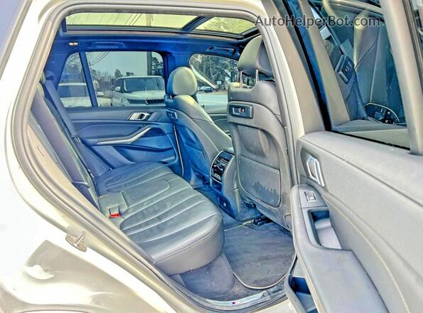 5UXCR6C07LLL75726 2020 BMW X5 White Вид ззаду