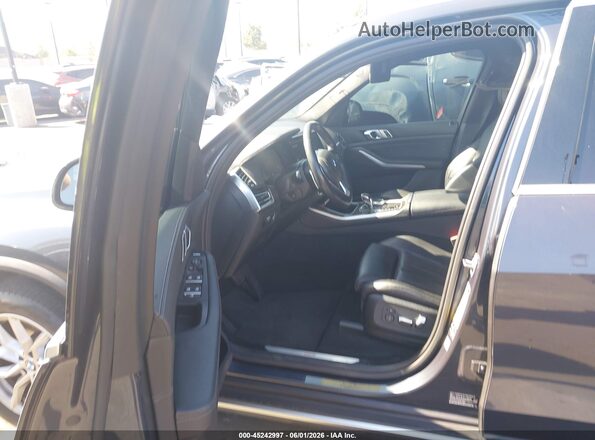 5UXCR6C07N9K74895 2022 BMW X5 Серый Вид салона спереди