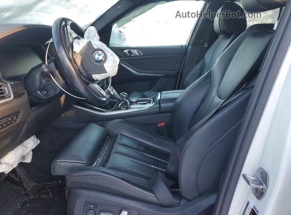 5UXCR6C08L9B49579 2020 BMW X5 Белый Вид салона спереди