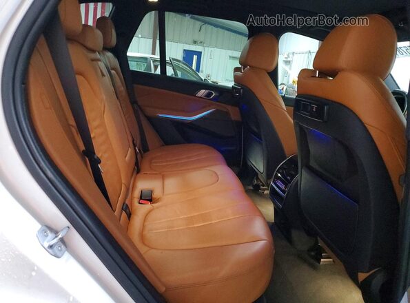 5UXCR6C52KLL08302 2019 BMW X5 White Вид задньої частини салону