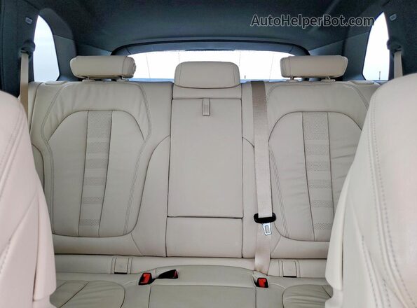 5UXCR6C53KLB12419 2019 BMW X5 White Вид задніх сидінь