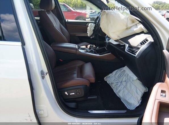 5UXCR6C56KLK82089 2019 BMW X5 White Front interior view