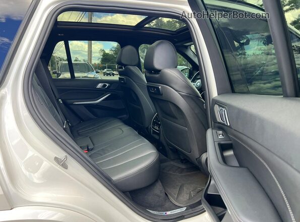 5UXCR6C56KLL21134 2019 BMW X5 White 