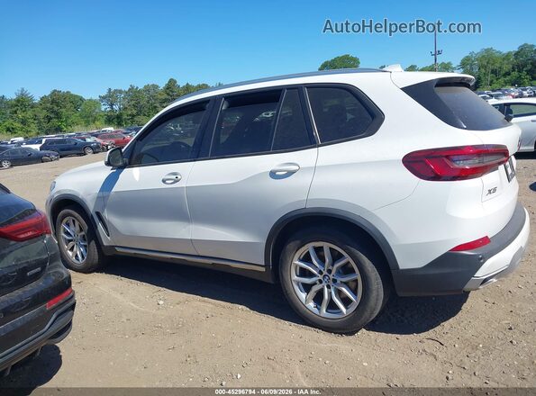 5UXCR6C56KLL53114 2019 BMW X5 White Սալոնի 360 աստիճան տեսք