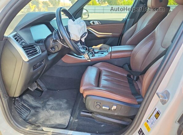 5UXCR6C58KLL03962 2019 BMW X5 White წინა სალონის ხედი