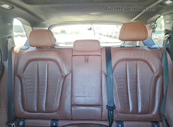 5UXCR6C58KLL03962 2019 BMW X5 White უკანა სავარძლების ხედი