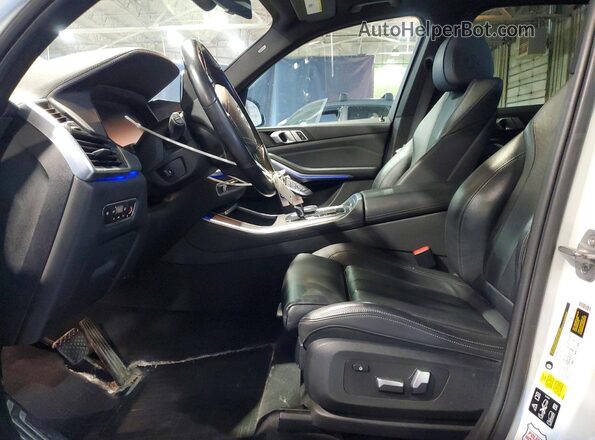 5UXCR6C58KLL11897 2019 BMW X5 White Front interior view