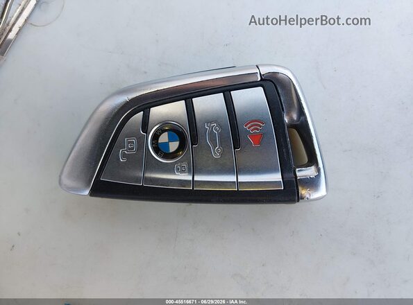 5UXCR6C59KLL23332 2019 BMW X5 White Вид панелі приладів