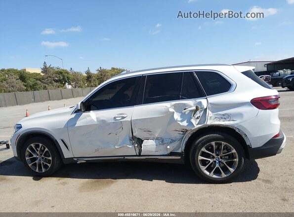 5UXCR6C59KLL23332 2019 BMW X5 White Панорамний вид салону 360°