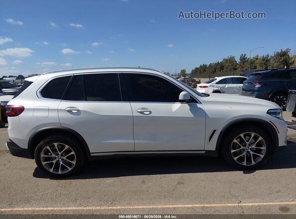 5UXCR6C59KLL23332 2019 BMW X5 White Вид задньої частини салону