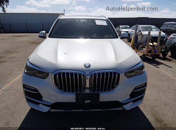 5UXCR6C59KLL23332 2019 BMW X5 White Вид щитка приладів