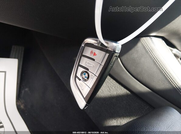 5UXCR6C59KLL34203 2019 BMW X5 Gray Vista del salpicadero