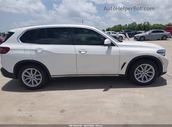 5UXCR6C59KLL39305 2019 BMW X5 White Vista interior trasera