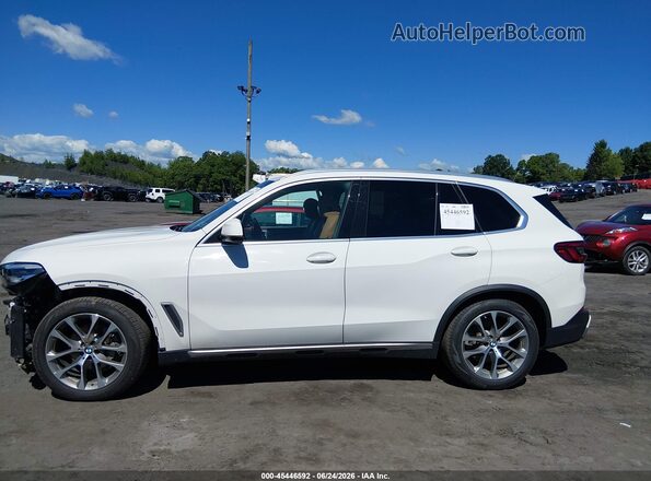 5UXCR6C5XKLL01663 2019 BMW X5 White Vista interior de 360 grados