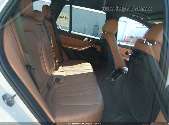 5UXCR6C5XKLL01663 2019 BMW X5 White Vista de la etiqueta del VIN