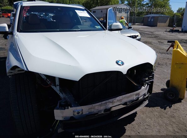 5UXCR6C5XKLL01663 2019 BMW X5 White Vista frontal