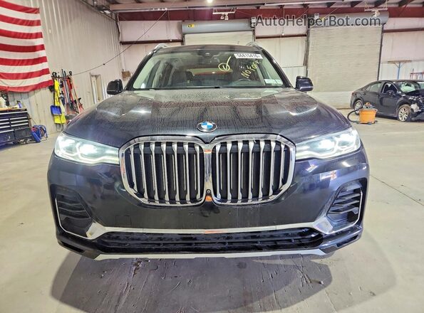 5UXCW2C00M9F66858 2021 BMW X7 Черный Вид спереди