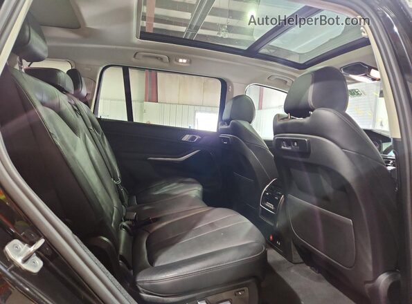 5UXCW2C00M9F66858 2021 BMW X7 Черный Вид задней части салона