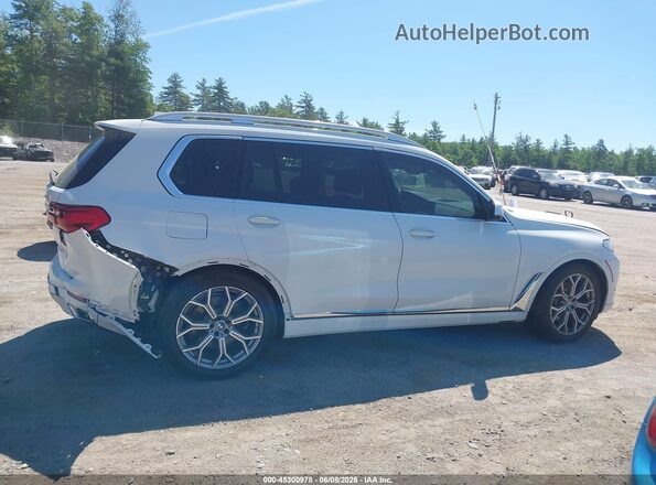 5UXCW2C03L9B99906 2020 BMW X7 White 360 interior view
