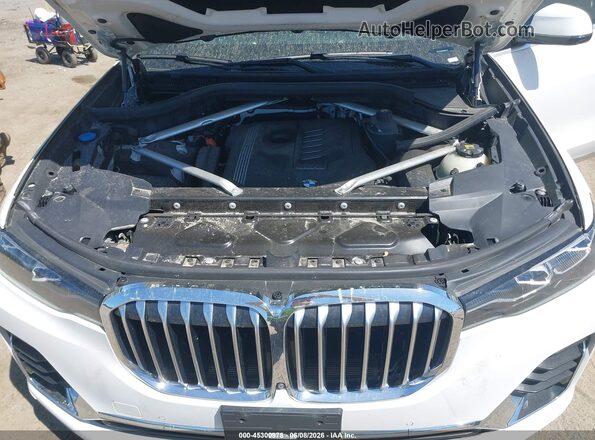 5UXCW2C03L9B99906 2020 BMW X7 White Rear view