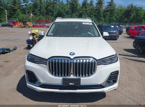 5UXCW2C03L9B99906 2020 BMW X7 White Rear interior view