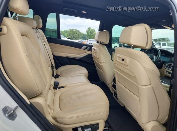 5UXCW2C03M9E78709 2021 BMW X7 White Rear seats view