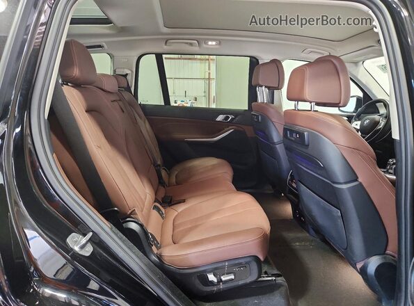 5UXCW2C03N9M42789 2022 BMW X7 Black Вид задньої частини салону