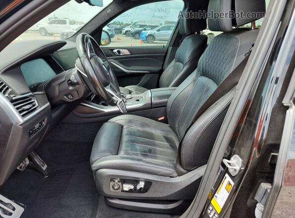 5UXCW2C05N9J59746 2022 BMW X7 Black Front interior view