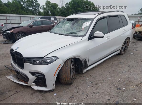 5UXCW2C05N9K22960 2022 BMW X7 White წინა მარცხენა ხედი სამი მეოთხედიდან