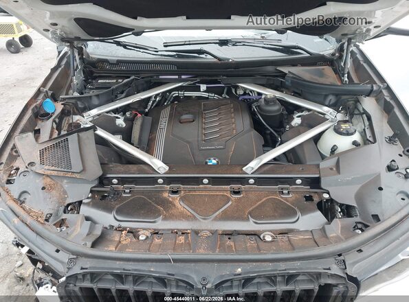 5UXCW2C05N9K22960 2022 BMW X7 White უკანა ხედი
