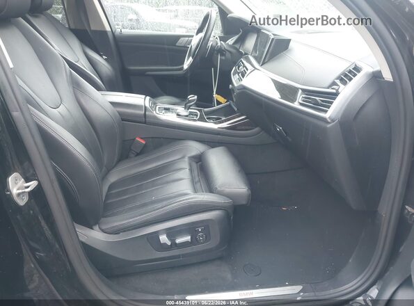 5UXCW2C07M9F32352 2021 BMW X7 Черный Вид салона спереди