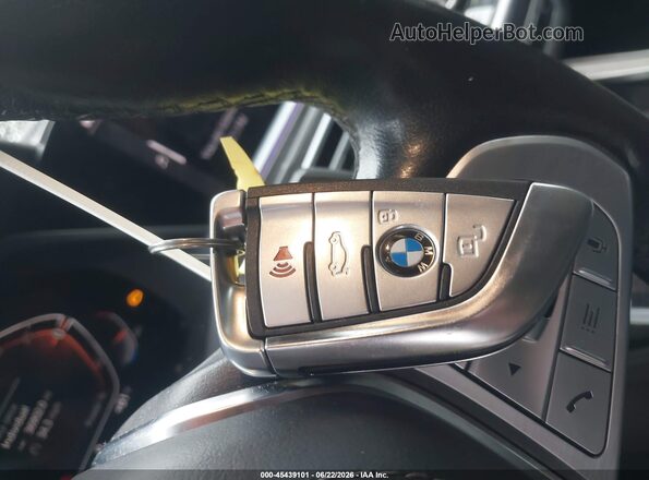 5UXCW2C07M9F32352 2021 BMW X7 Черный Вид панели приборов
