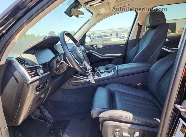 5UXCW2C07M9H31532 2021 BMW X7 Black Front interior view