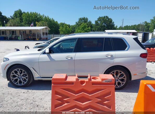 5UXCW2C08L9B21119 2020 BMW X7 Белый Вид задней части салона