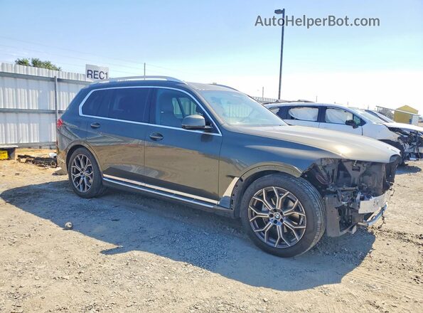 5UXCW2C08M9H14528 2021 BMW X7 Brown Front right