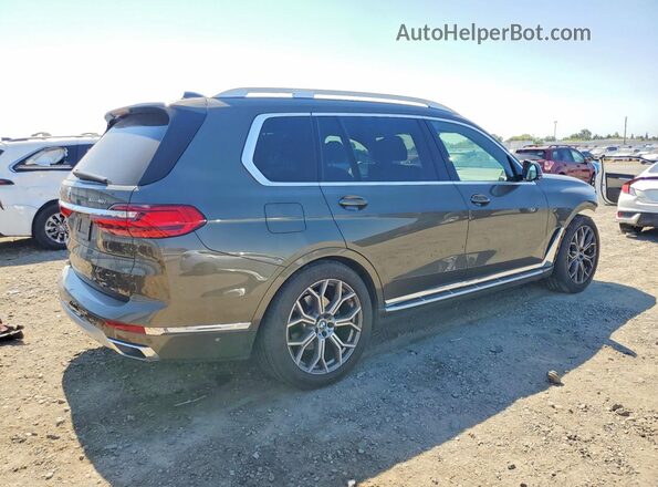 5UXCW2C08M9H14528 2021 BMW X7 Brown Rear right