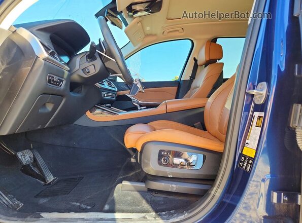 5UXCW2C09L9B78025 2020 BMW X7 Blue წინა სალონის ხედი