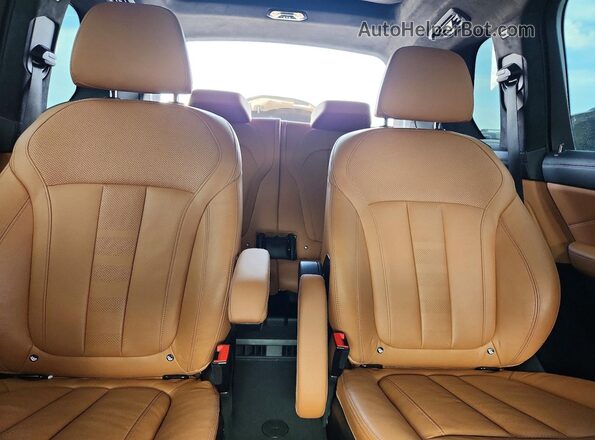 5UXCW2C09L9D04559 2020 BMW X7 Black Հետևի նստատեղերի տեսք