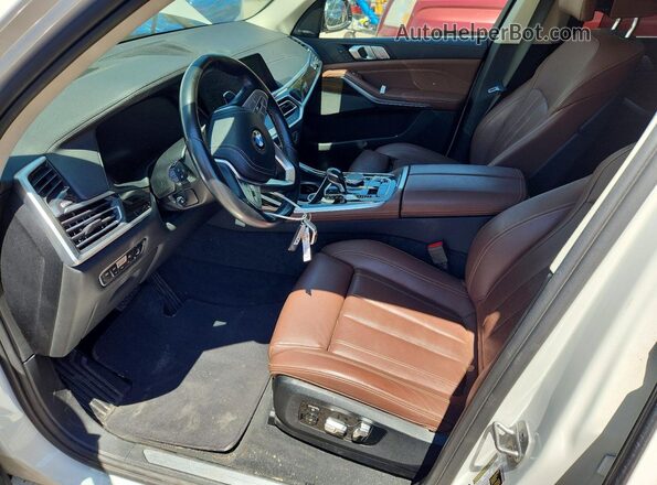 5UXCW2C51KL088426 2019 BMW X7 White წინა სალონის ხედი