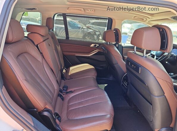 5UXCW2C51KL088426 2019 BMW X7 White უკანა სალონის ხედი