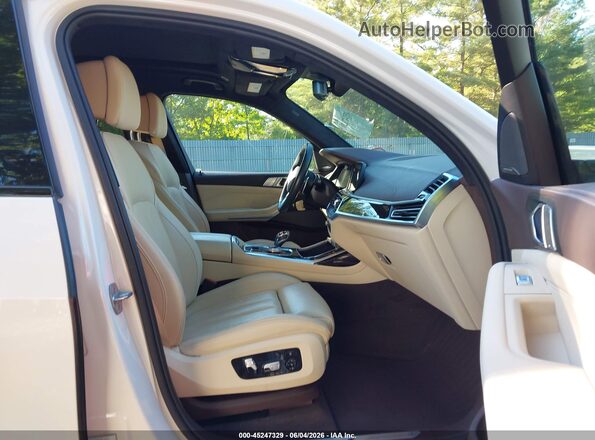 5UXCW2C59KL089940 2019 BMW X7 White Vista interior delantera